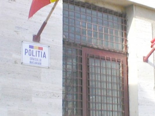 Prins în flagrant la furat